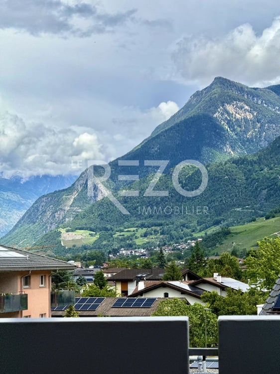 Appartement 4,5 pièces lumineux avec grand balcon exposé plein sud - Grône. 12