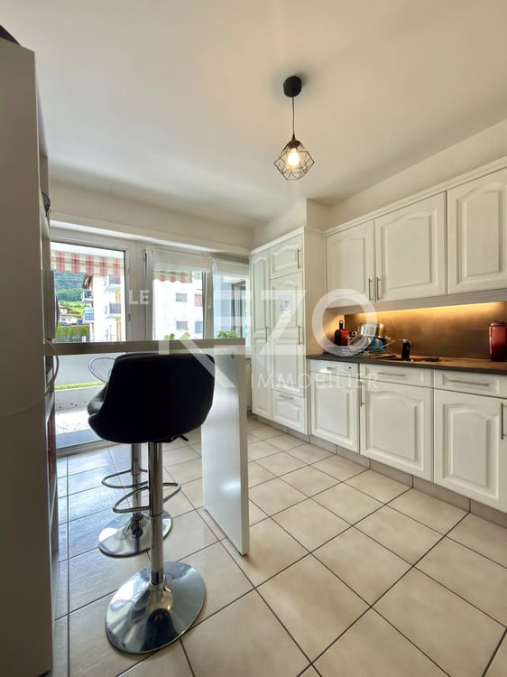Appartement 4,5 pièces lumineux avec grand balcon exposé plein sud - Grône. 7