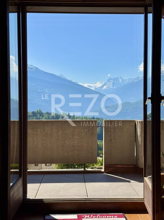Spacieux attique de 6,5 pièces avec terrasse et vue panoramique - Savièse 1