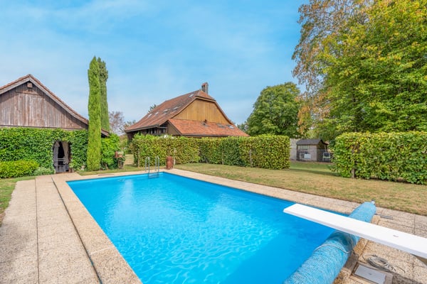 Unique en Romandie ! Ferme rénovée avec piscine en zone agricole 2