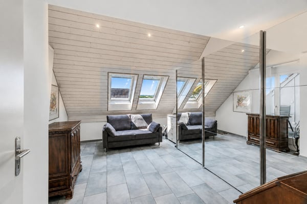 Grosszügige Dach-Maisonettewohnung mit Südwestterrasse und Alpensicht 9