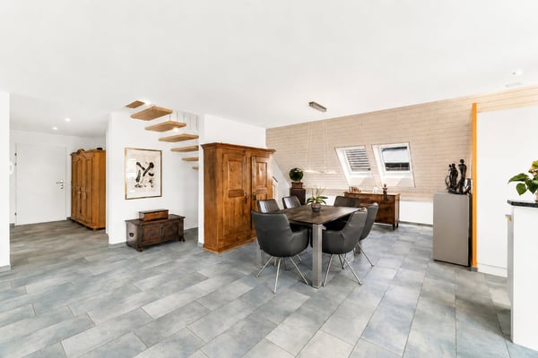 Grosszügige Dach-Maisonettewohnung mit Südwestterrasse und Alpensicht 3