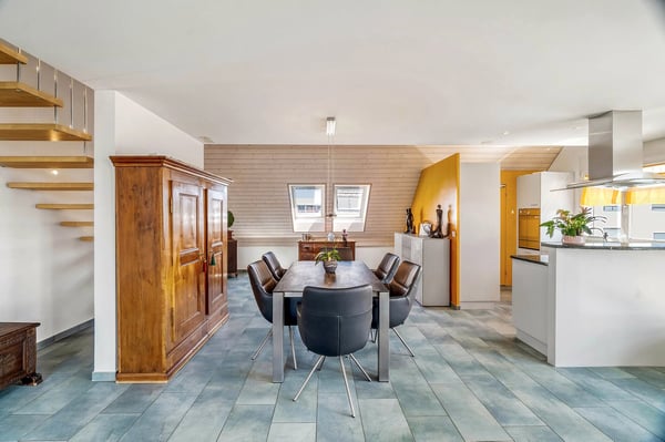 Grosszügige Dach-Maisonettewohnung mit Südwestterrasse und Alpensicht 4