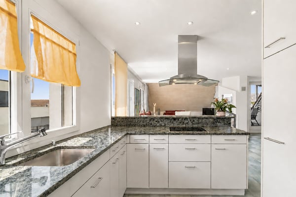 Grosszügige Dach-Maisonettewohnung mit Südwestterrasse und Alpensicht 5