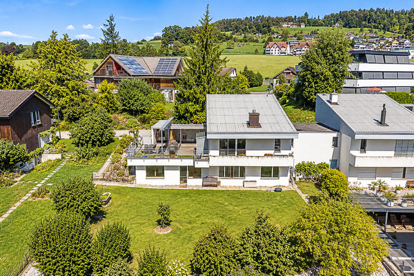 Familienhaus mit Sonnenterrasse und Garten 2