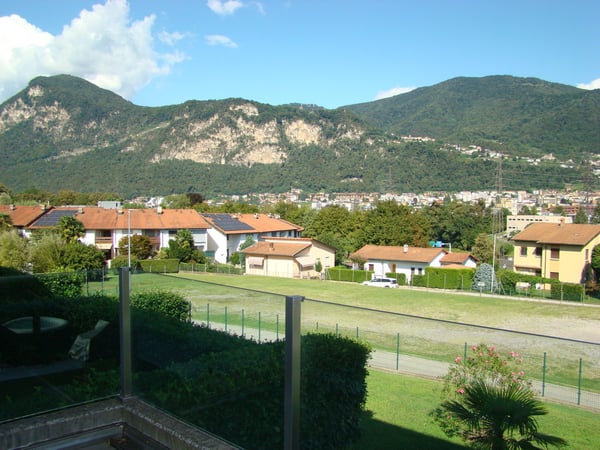 Ampio Appartamento di 1.5 Locali in Zona Residenziale a Rancate 2