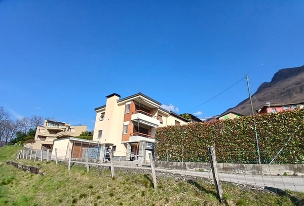 Villa Bifamiliare in vendita 2