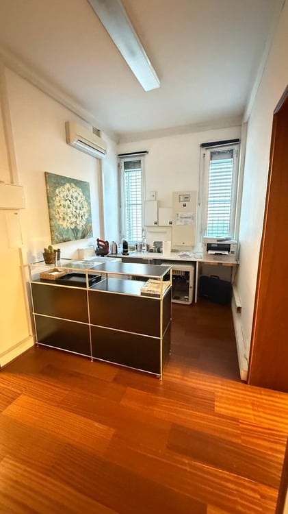Professional Office Space in Central Chiasso 3
