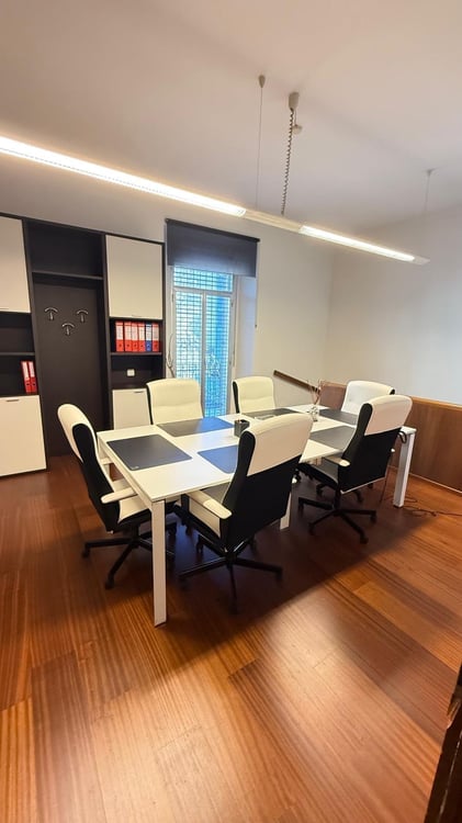 Professional Office Space in Central Chiasso 1