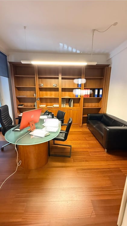 Professional Office Space in Central Chiasso 8