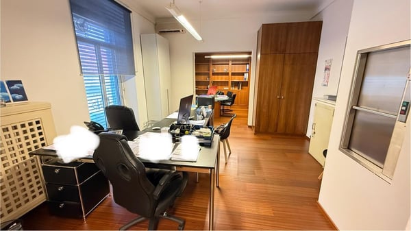 Professional Office Space in Central Chiasso 7