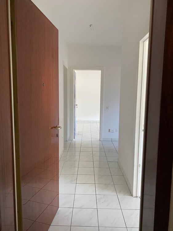 Charming 1.5-room apartment in Chiasso with balcony 2