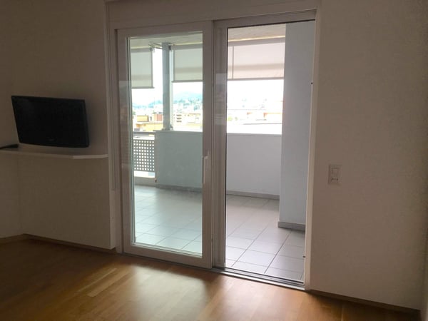 Luxurious 1.5-Room Penthouse with Panoramic Views in Pregassona 9