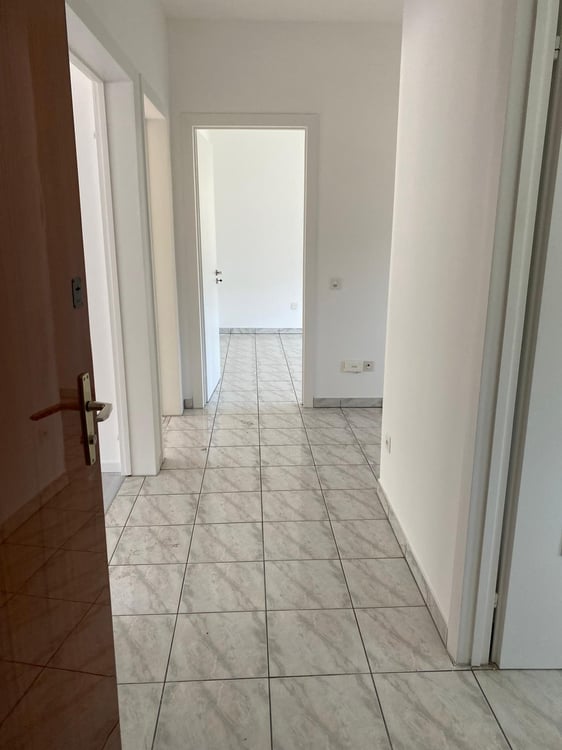 Chiasso, grande attico 3,5 locali con cucina separata 2