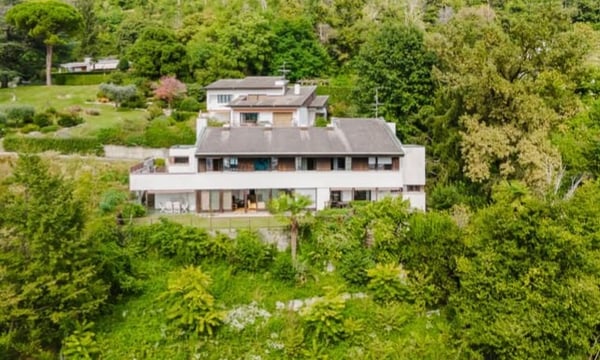 Morbio Inferiore Villa di carattere con ampia vista panoramica immersa nel verde 3