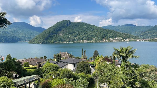 Incantevole casa di nucleo ristrutturata con vista lago 1