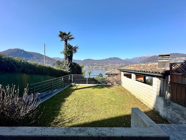 Incantevole casa di nucleo ristrutturata con vista lago 2