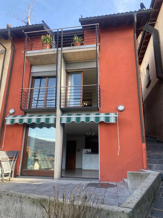 Incantevole casa di nucleo ristrutturata con vista lago 3