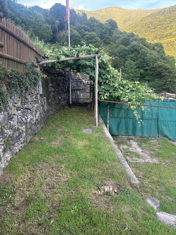 Casa indipendente nel nucleo di Medeglia 29