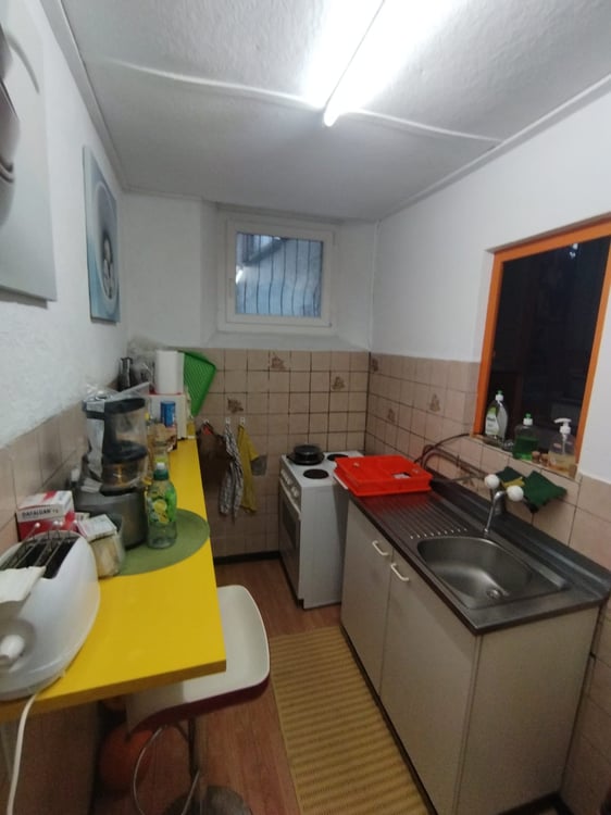 Casa di nucleo con 2 appartamenti e 18 locali a Vernate 35