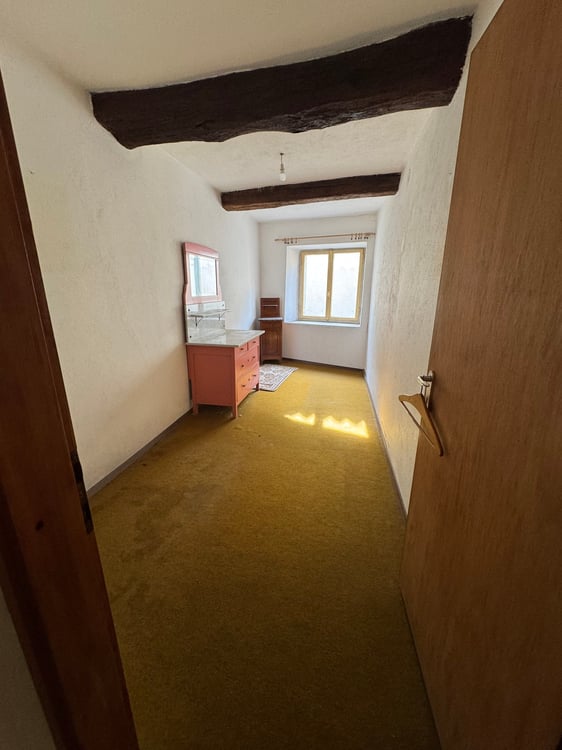 Casa di nucleo con 2 appartamenti e 18 locali a Vernate 31