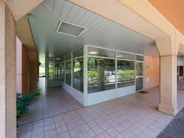 Arcade commerciale louée (Genève, Eaux-Vives) 3