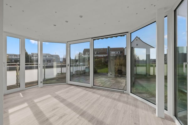 Mit Wintergarten und Garten Sitzplatz 4