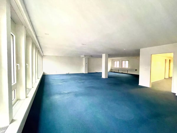 250 m² Bürofläche mit Fensterfront in Aarau mieten 3