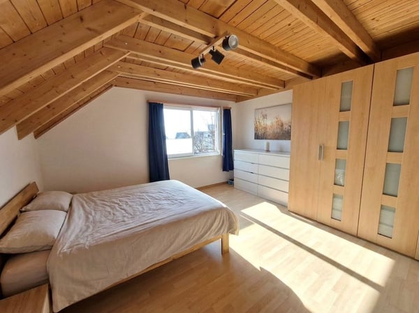 Hell mit Balkon und Aussicht 10