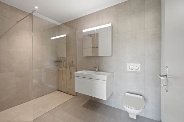 MODERN, HOCHWERTIG UND LICHTDURCHFLUTET 9