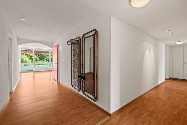 Weitsicht und 2 Balkonen 7