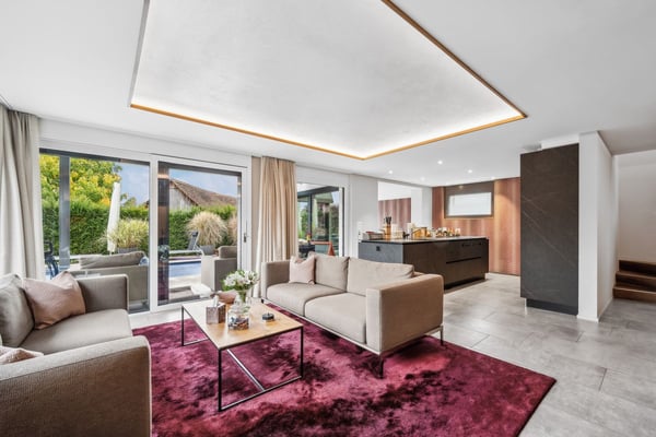 Traumhaftes Einfamilienhaus in Jonen mit Swimmingpool und atemberaubender Aussicht 4