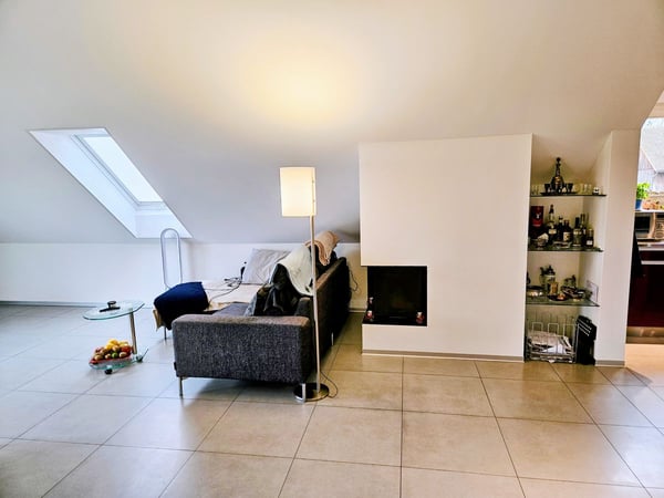 Geräumige 3.5-Zimmer Dachwohnung mit Aussicht in Weiningen 4