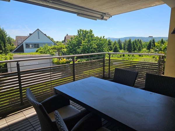 Geräumige 3.5-Zimmer Dachwohnung mit Aussicht in Weiningen 12