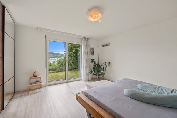 Fantastische Aussicht mit grosszügigem Garten 5