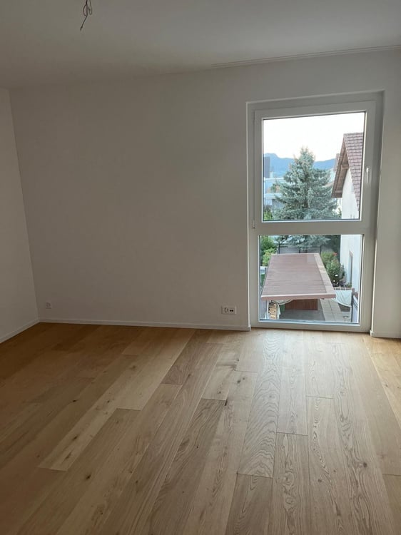 Exklusive neuwertige Wohnung mit Loggia 8