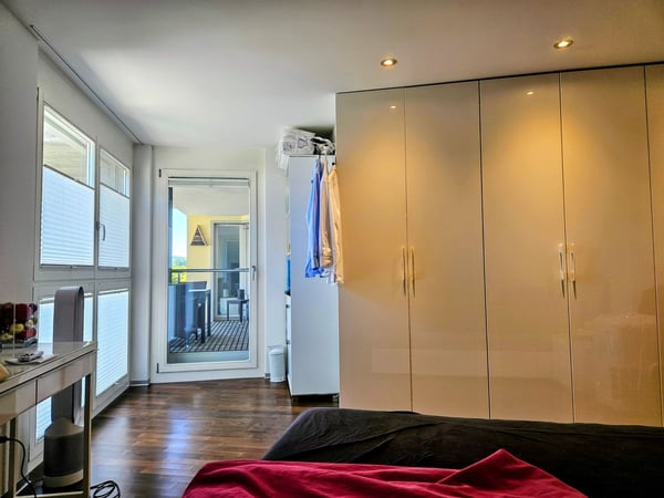 Geräumige 3.5-Zimmer Dachwohnung mit Aussicht in Weiningen 8