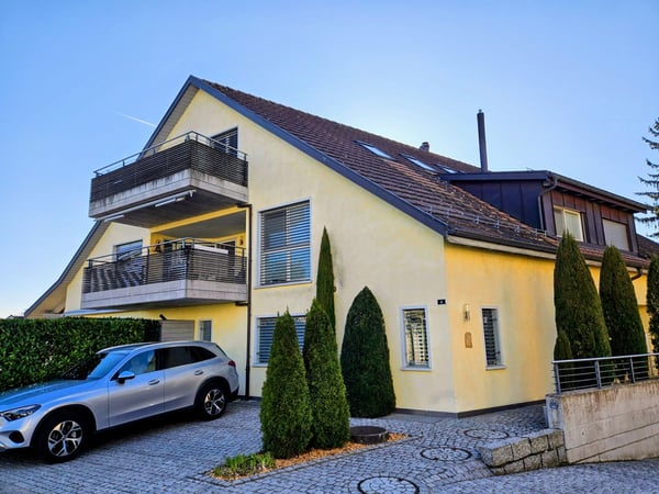 Geräumige 3.5-Zimmer Dachwohnung mit Aussicht in Weiningen 13