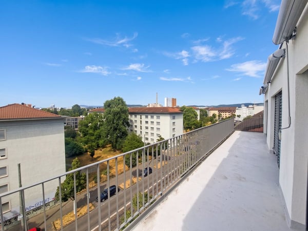 Helle 5-Zimmer Attikawohnung mit Blick in Basel zur Miete 9