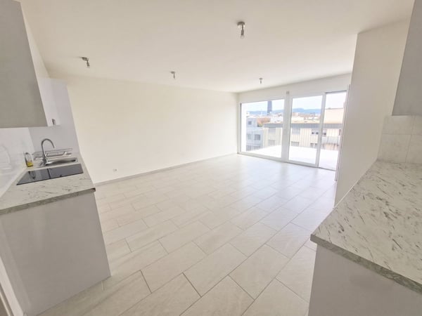 Helle 5-Zimmer Attikawohnung mit Blick in Basel zur Miete 3