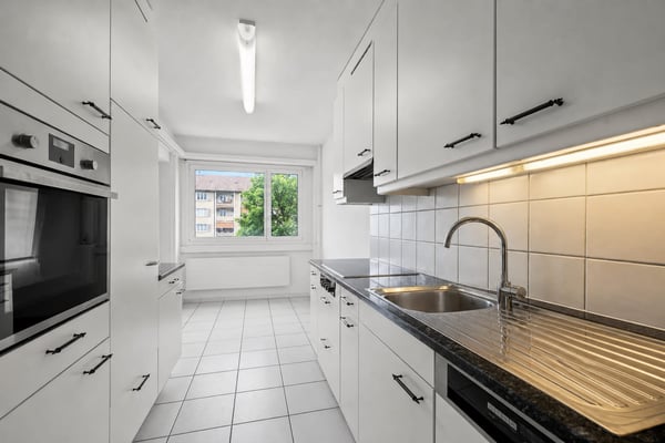 Modern, zentral und 2 Einstellhallenplätze inklusive 4