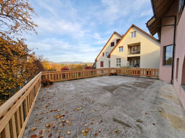 Grosszügige 3.5-Zi.-Maisonettewohnung mit Cheminée und eigenem Balkon 4