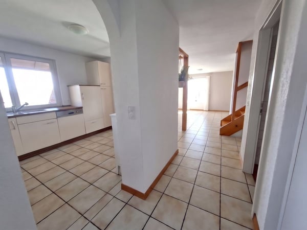 Grosszügige 3.5-Zi.-Maisonettewohnung mit Cheminée und eigenem Balkon 10