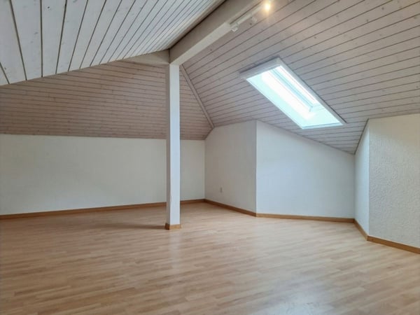 Zweistöckiges Raumwunder in Bremgarten: 6.5-Zimmer-Maisonette mit beheiztem Pavillon & Bastelraum 7