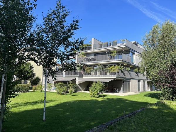 Moderne 3.5-Zimmer-Wohnung mit 69 m² gedecktem Balkon – Les Terrasses, Oftringen 2