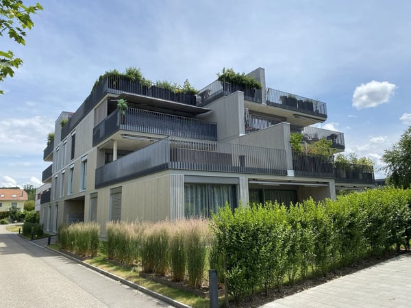 Moderne 3.5-Zimmer-Wohnung mit 69 m² gedecktem Balkon – Les Terrasses, Oftringen 1