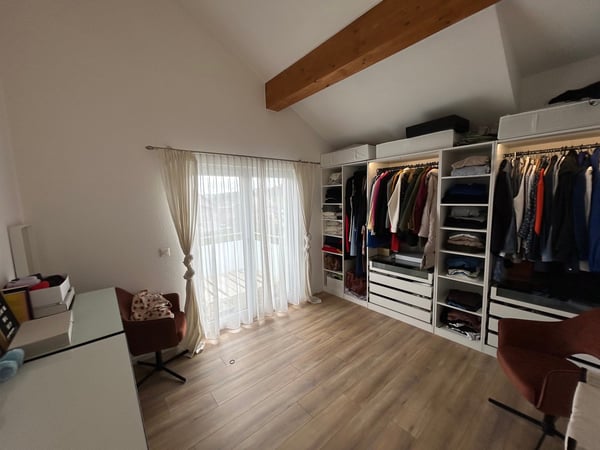 Helle Maisonette-Wohnung mit zwei Balkonen – Mieten mit Kaufoption in Safenwil 6