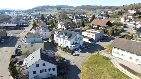 Helle Maisonette-Wohnung mit zwei Balkonen – Mieten mit Kaufoption in Safenwil 10
