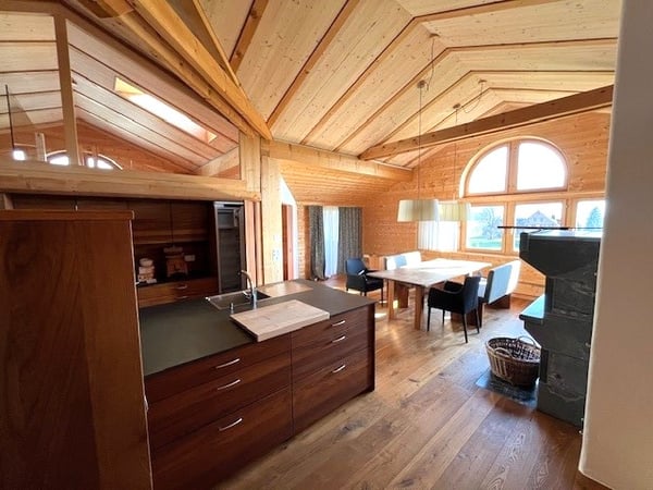 Grosszügige 1.5-Zimmer-Wohnung mit schöner Aussicht in Kaltbrunn 1