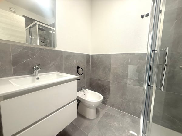 Moderno e rinnovato 2.5 locali con posizione strategica a Coldrerio 4